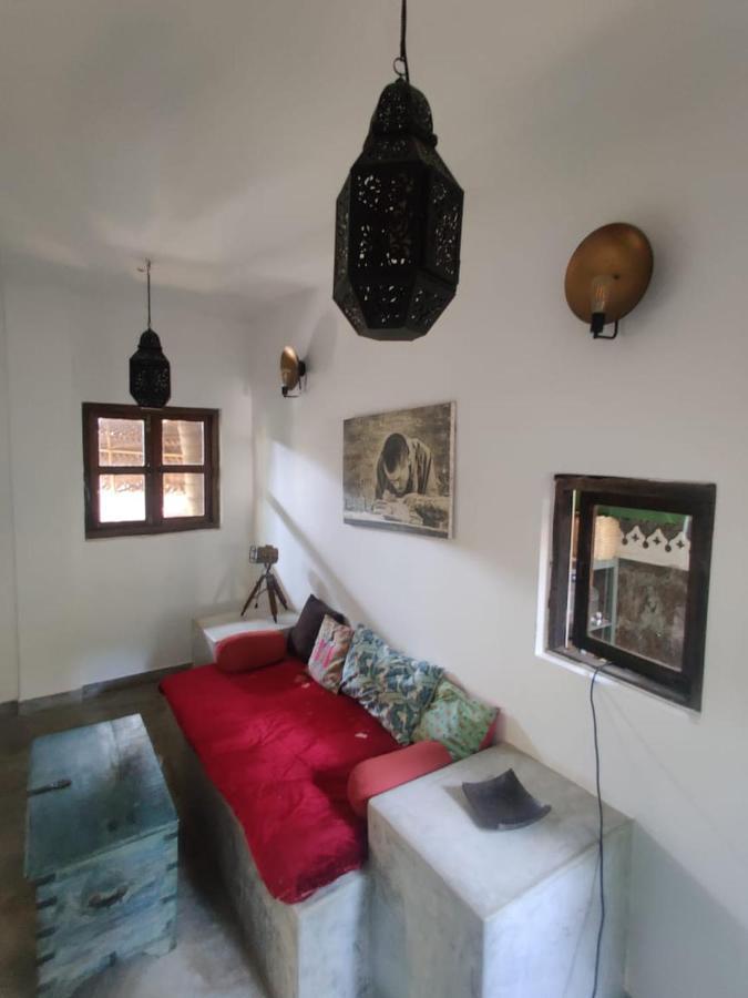 Jardin D'Ulysse & Hard Rock Bed and Breakfast Morjim Eksteriør billede