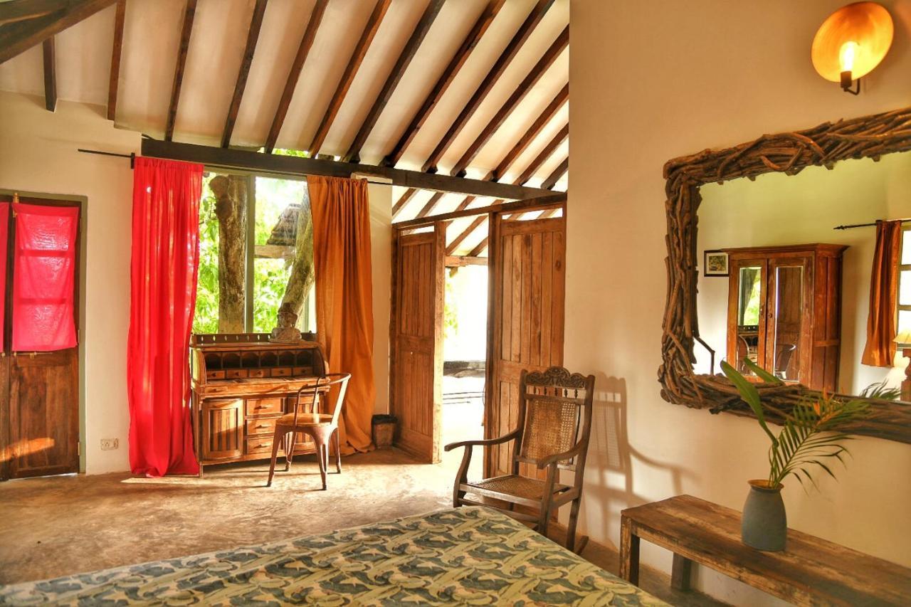 Jardin D'Ulysse & Hard Rock Bed and Breakfast Morjim Eksteriør billede