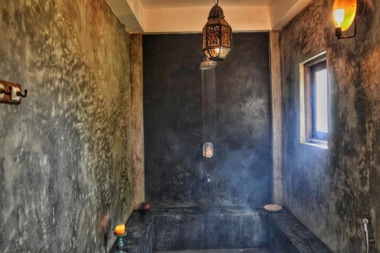 Jardin D'Ulysse & Hard Rock Bed and Breakfast Morjim Eksteriør billede